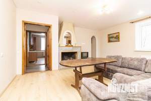 Коттедж 326м², 3-этажный, участок 15 сот.