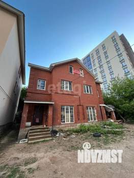 Дом 299м², 3-этажный, участок 4 сот.