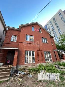 Дом 299м², 3-этажный, участок 4 сот.