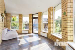 Дом 360м², 3-этажный, участок 15 сот.