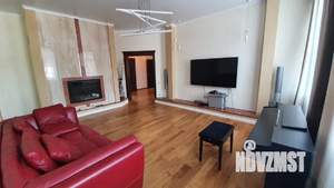 Дом 335м², 3-этажный, участок 8 сот.