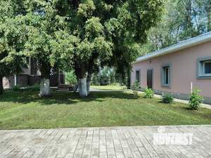 Дом 600м², 3-этажный, участок 30 сот.