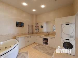 Коттедж 350м², 3-этажный, участок 10 сот.