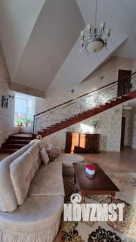 Дом 407м², 2-этажный, участок 12 сот.