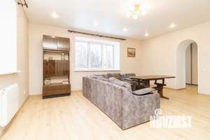 Коттедж 326м², 3-этажный, участок 15 сот.