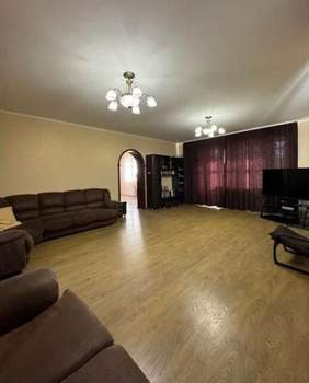 Дом 220м², 3-этажный, участок 10 сот.