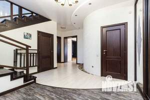 Дом 350м², 3-этажный, участок 8 сот.