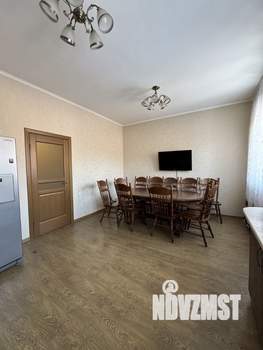 Дом 220м², 3-этажный, участок 10 сот.