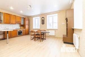 Коттедж 326м², 3-этажный, участок 15 сот.