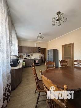 Дом 220м², 3-этажный, участок 10 сот.