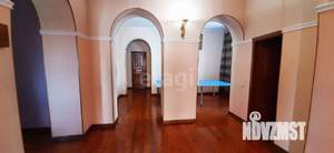 Дом 330м², 3-этажный, участок 15 сот.