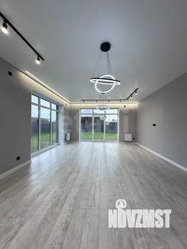 Дом 193м², 1-этажный, участок 8 сот.