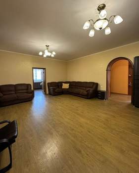 Дом 220м², 3-этажный, участок 10 сот.