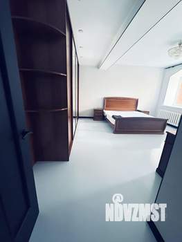 Коттедж 350м&sup2;, 5-этажный, на длительный срок, 