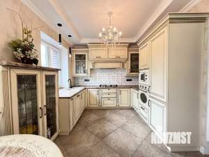 Дом 290м², 3-этажный, на длительный срок, 
