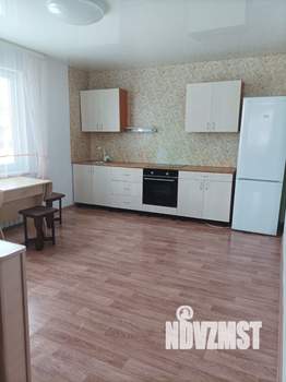 Таунхаус 160м², 2-этажный, на длительный срок, 