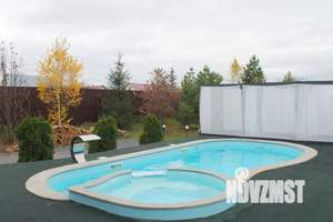 Дом 328м&sup2;, 3-этажный, посуточно, 