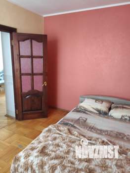 Дом 299м&sup2;, 3-этажный, посуточно, 