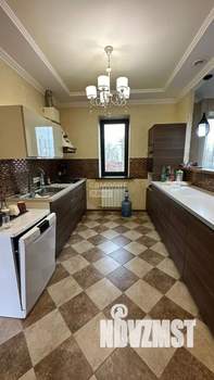 Дом 237м², 3-этажный, участок 13 сот.  