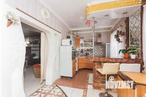 Дом 200м², 2-этажный, участок 9 сот.  