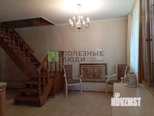 Дом 208м², 2-этажный, участок 8 сот.  