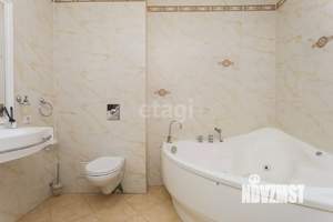 Дом 270м², 2-этажный, участок 6 сот.  