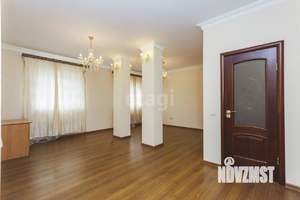 Дом 270м², 2-этажный, участок 6 сот.  