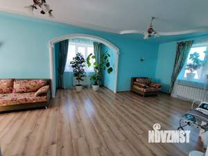 Коттедж 275м², 2-этажный, участок 15 сот.  