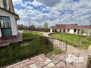 Коттедж 242м², 2-этажный, участок 15 сот.  