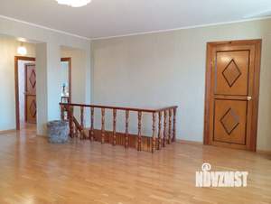Дом 208м², 2-этажный, участок 8 сот.  