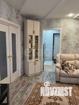 Дом 80м&sup2;, 2-этажный, участок 9 сот.  