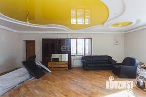 Дом 350м², 2-этажный, участок 15 сот.  