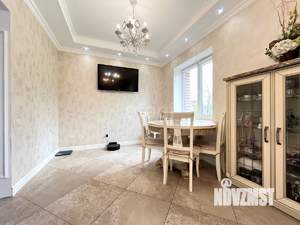 Дом 290м&sup2;, 3-этажный, участок 6 сот.  