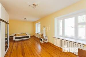 Дом 281м², 3-этажный, участок 15 сот.  