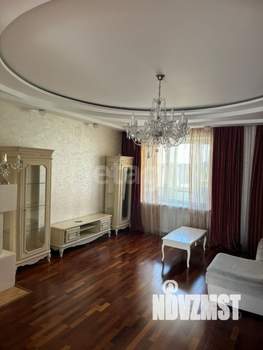 Дом 190м², 3-этажный, участок 0 сот.  