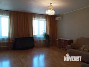Дом 208м², 2-этажный, участок 8 сот.  