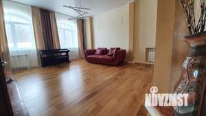 Дом 335м², 3-этажный, участок 8 сот.  