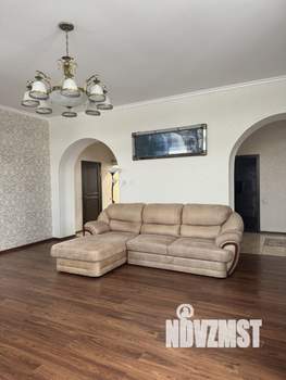 Коттедж 280м², 2-этажный, участок 15 сот.  