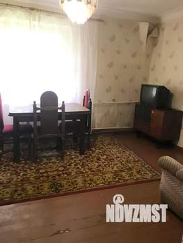 Дом 50м&sup2;, 2-этажный, участок 2 сот.  