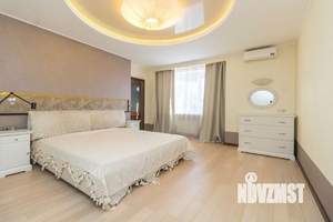 Коттедж 349м², 3-этажный, участок 7 сот.  
