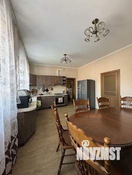 Дом 220м², 3-этажный, участок 10 сот.  