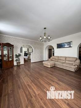 Коттедж 280м², 2-этажный, участок 15 сот.  