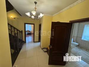 Дом 400м², 3-этажный, участок 20 сот.  