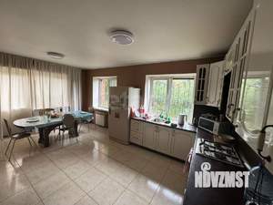 Дом 400м², 3-этажный, участок 20 сот.  