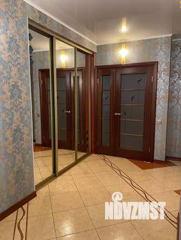 Коттедж 323м&sup2;, 3-этажный, участок 12 сот.  