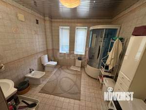 Дом 400м&sup2;, 3-этажный, участок 20 сот.  