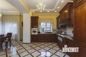 Дом 255м², 2-этажный, участок 10 сот.  
