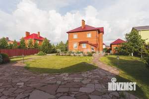 Дом 194м², 2-этажный, участок 20 сот.  