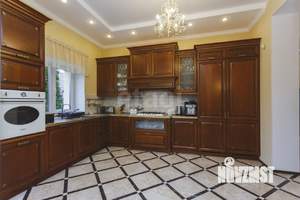 Дом 255м², 2-этажный, участок 10 сот.  
