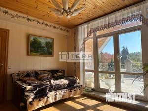 Дом 300м², 2-этажный, участок 18 сот.  